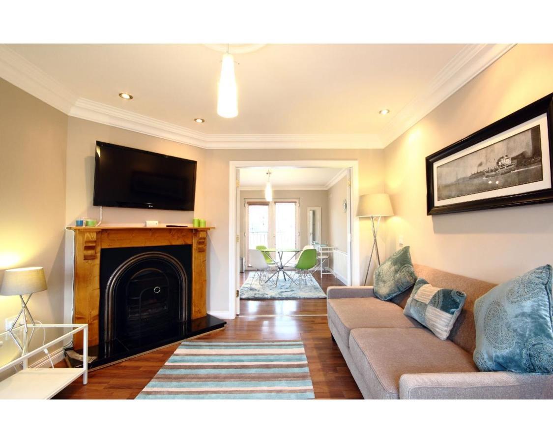 הוילה דנגאנון Luxurious Kc House מראה חיצוני תמונה